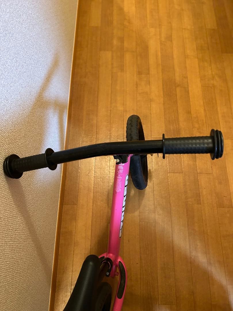 STRIDER バランスバイク ピンク 12インチ　クッション性のあるサドル