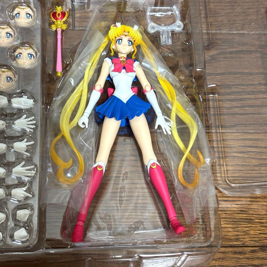 S.H.フィギュアーツ セーラームーン クリスタル フィギュア