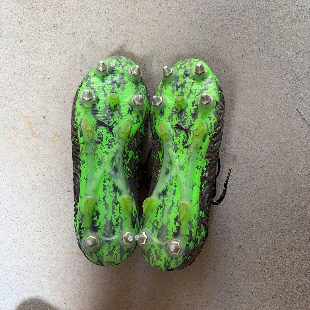 Puma スパイクシューズ ブラック/グリーン
