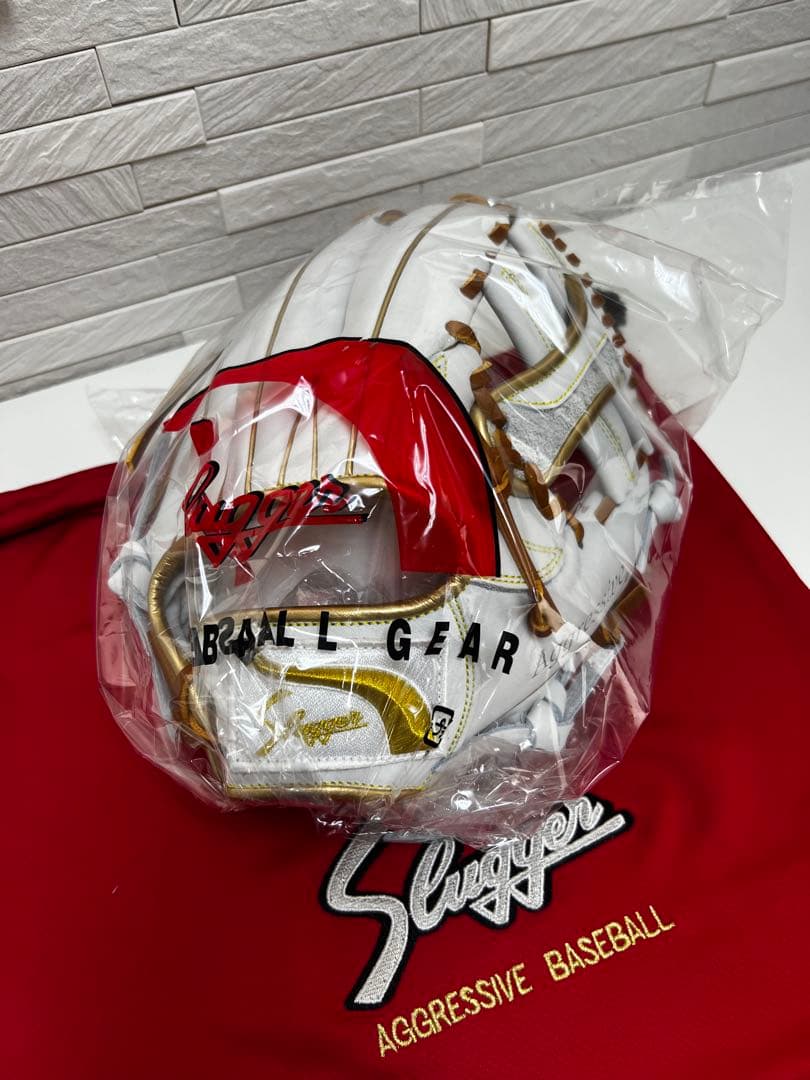 新品未使用Slugger 軟式グローブ ホワイト/ゴールド スラッガーオーダー