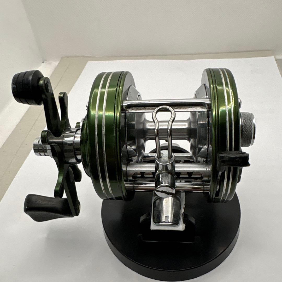 Heddon MARK IV 3200 ベイトリール