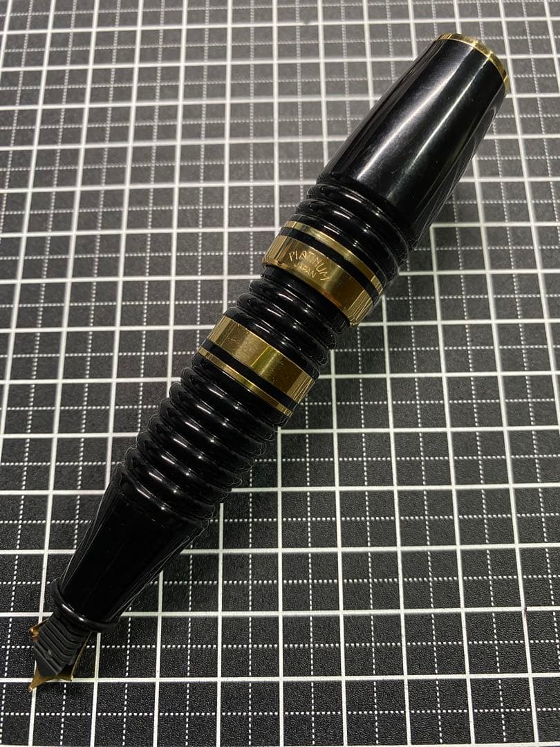 Platinum Glamor 万年筆　字幅M