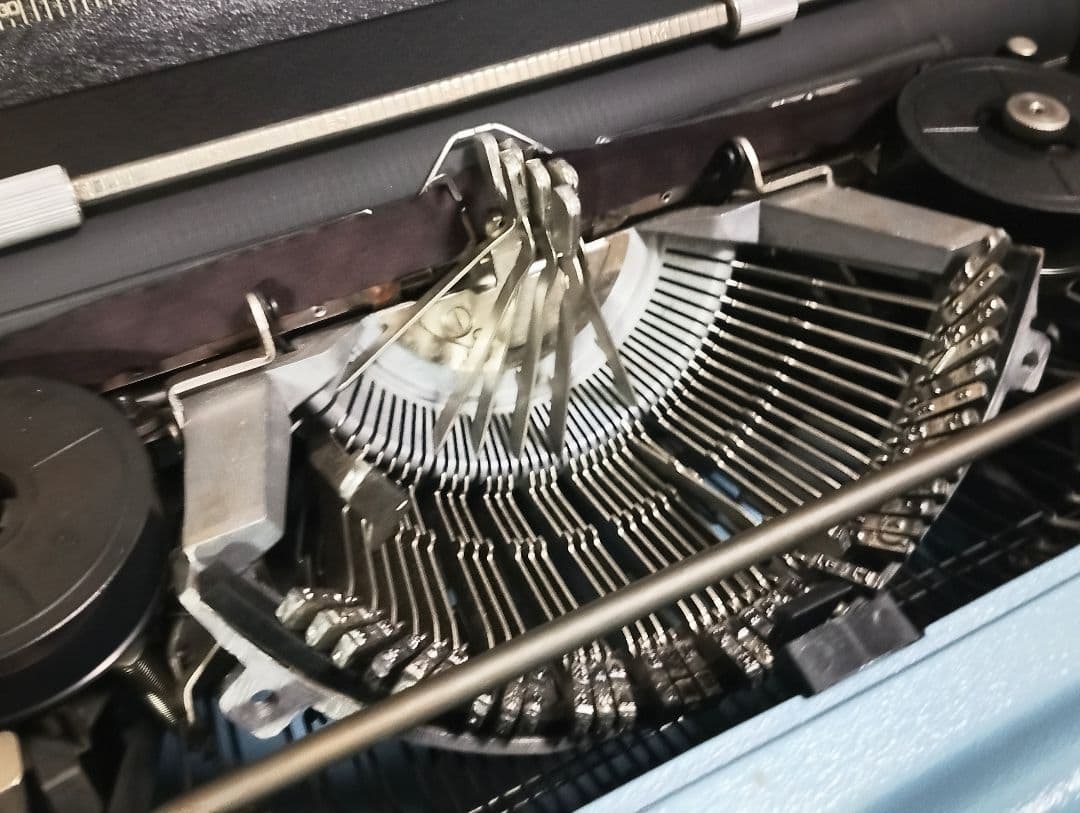 ★極美品 Olivetti STUDIO46 カタカナ タイプライター 超希少品