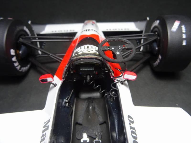 MENG MODEL1/12スケールMcLaren MP4/4 1988