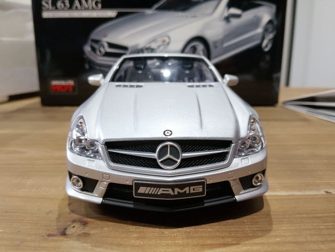 マック　1/18 メルセデスSL63 AMG R230　ミニカー　シルバー