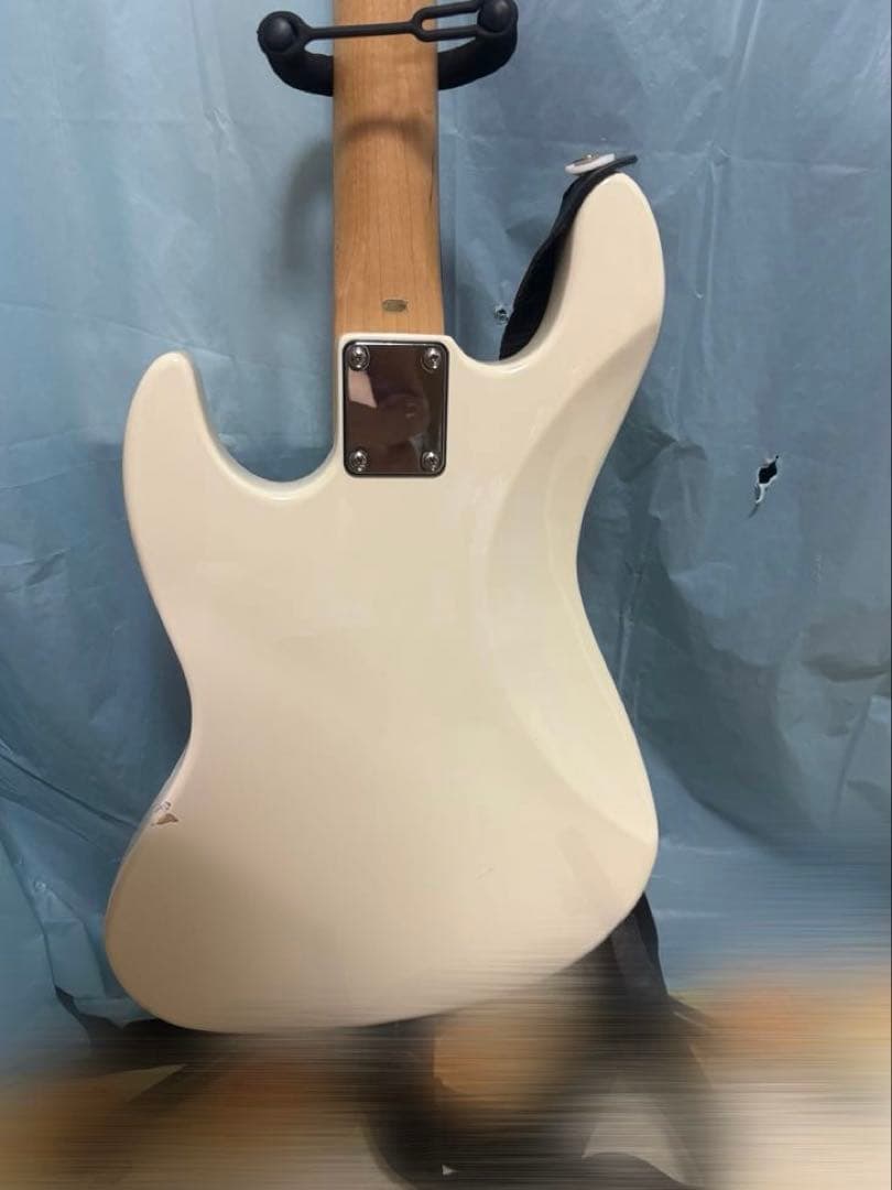 Bacchus WJB-330R ジャズベース タイプ ホワイト