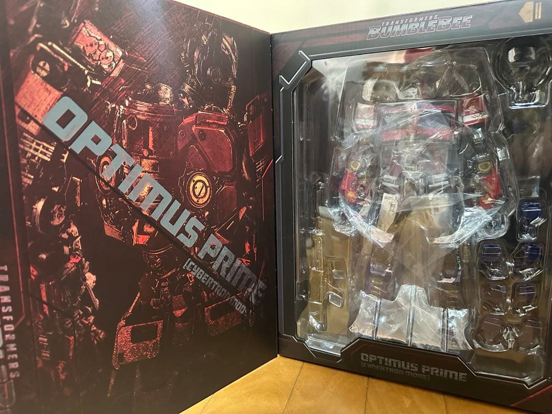 threezero DLX オプティマスプライム サイバトロン星モード