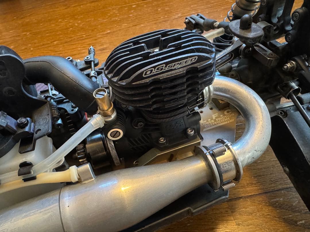 SWORKz S35-4 1/8 バギー エンジン付き