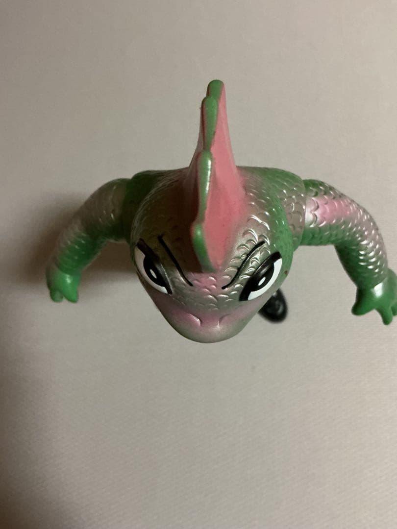 メディコムトイ　タイガーマスク　ピラニアン　ソフビ　タスキ付