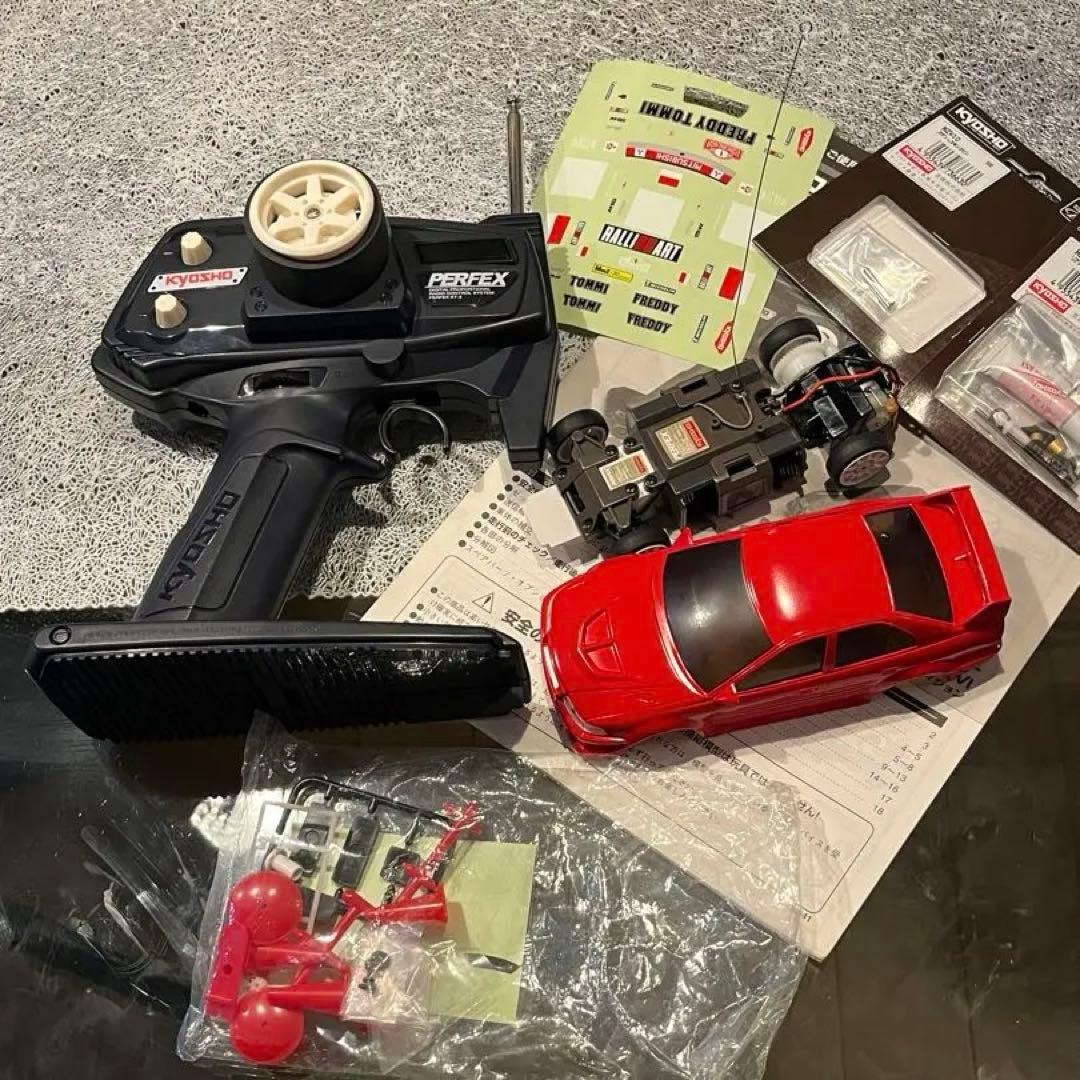 ミニッツレーサー　ランエボ　トミーマキネンエディション　フルセット　MR-01