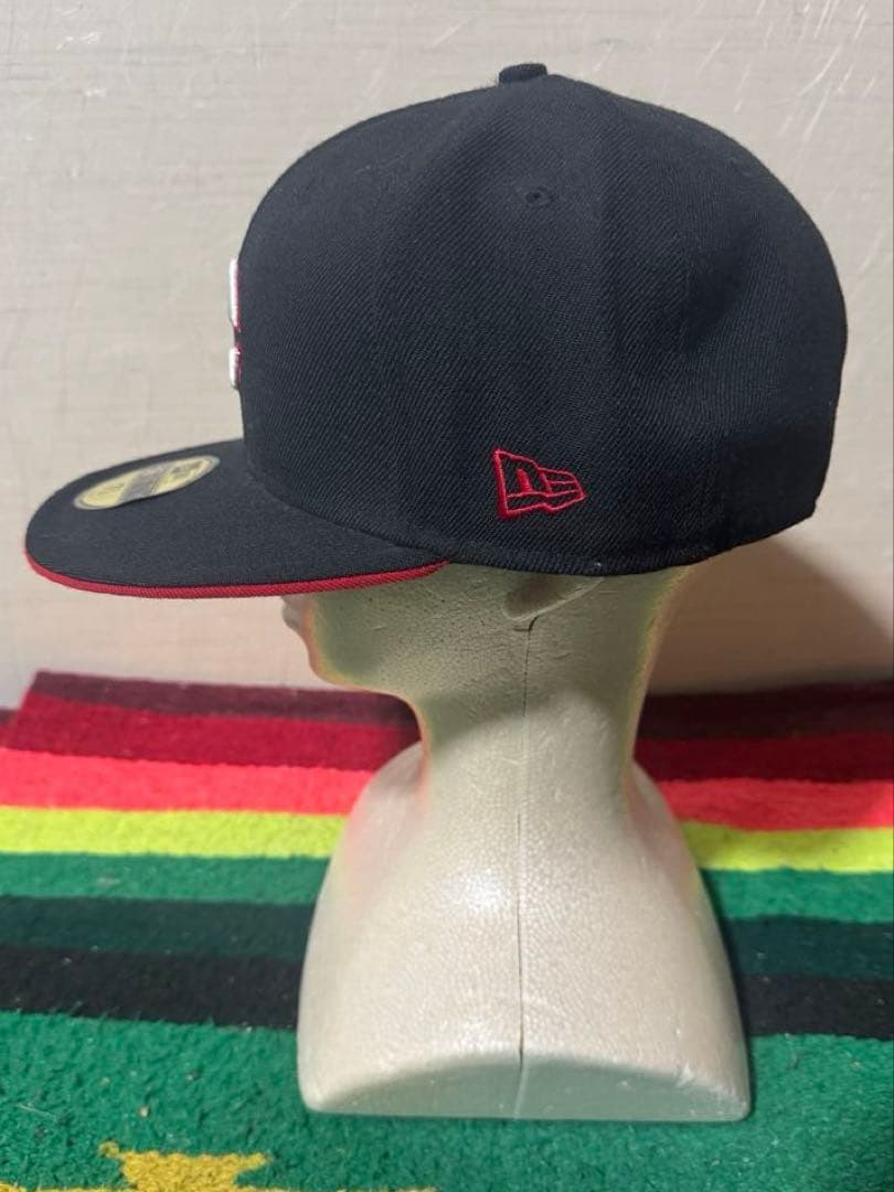 美品 レアカラー NEW ERA 広島カープ キャップ ブラック 58.7cm