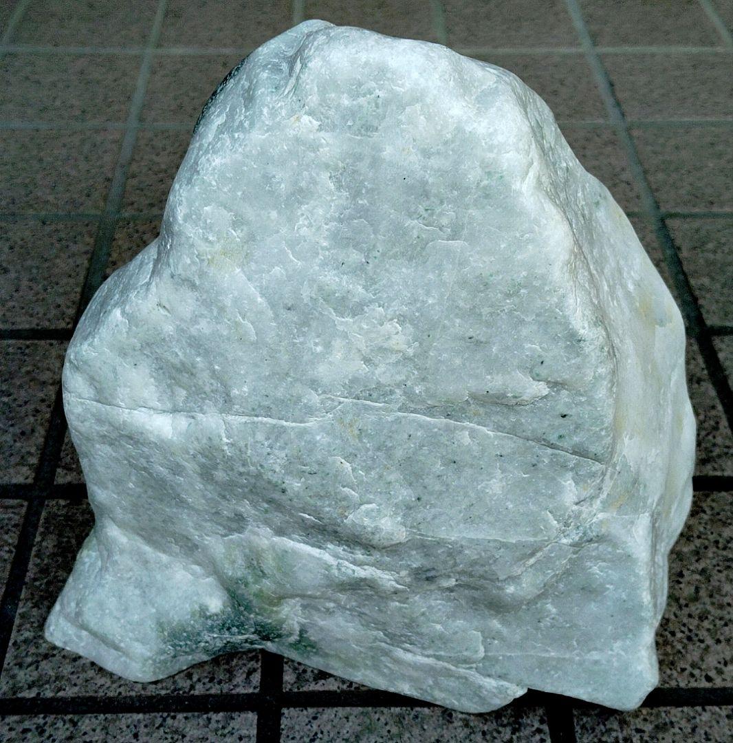 ★翡翠原石★糸魚川硬玉【小滝・転石・底カット】