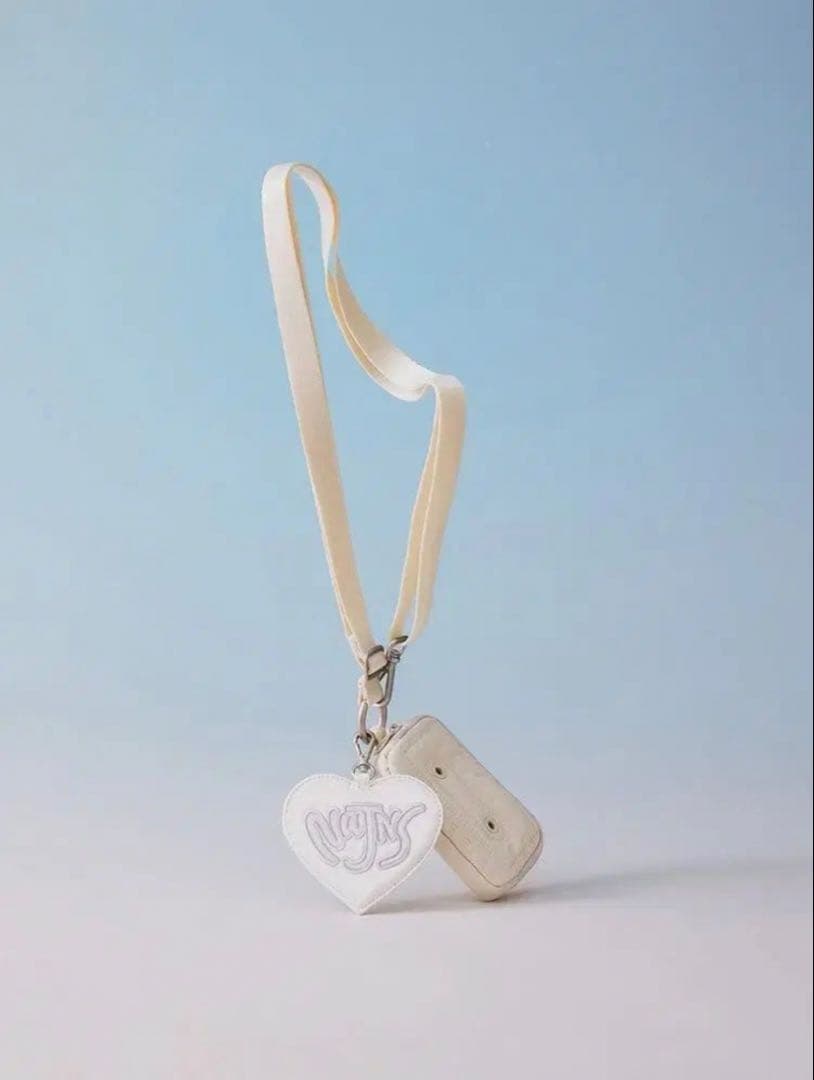 ニュージーンズ　コッレ　うさぎ　ポーチ　ぬいぐるみ　Newjeans ホワイト