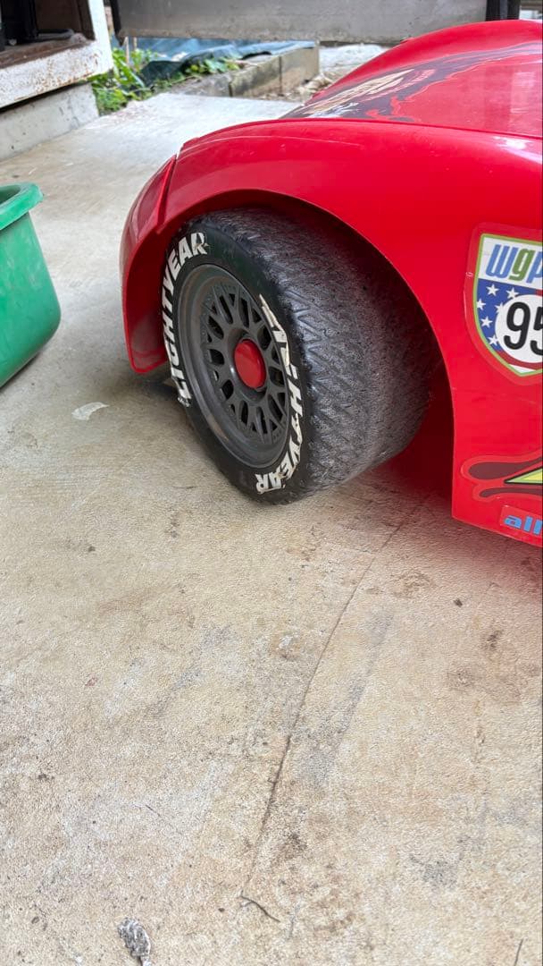 ライトニング・マックィーン 電動自動車　カーズ　レア品！！お正月に