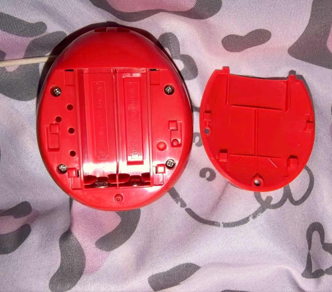 バンダイ たまごっち サンリオキャラクター 赤