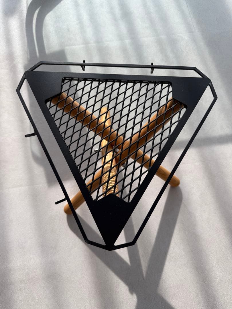 ソマビト　アウトドア用三角形テーブル