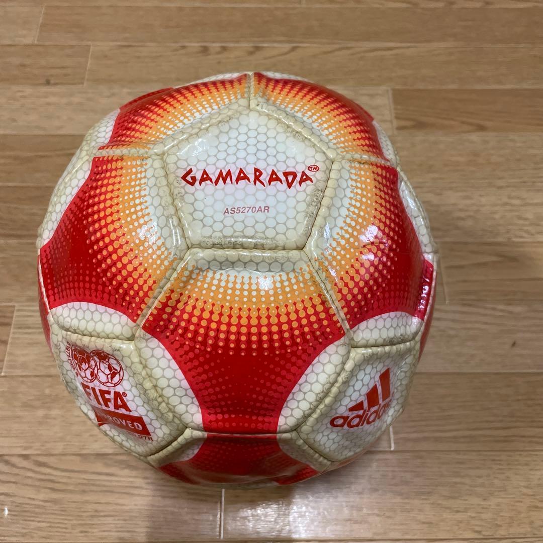 adidas GAMARADA サッカーボール 赤白