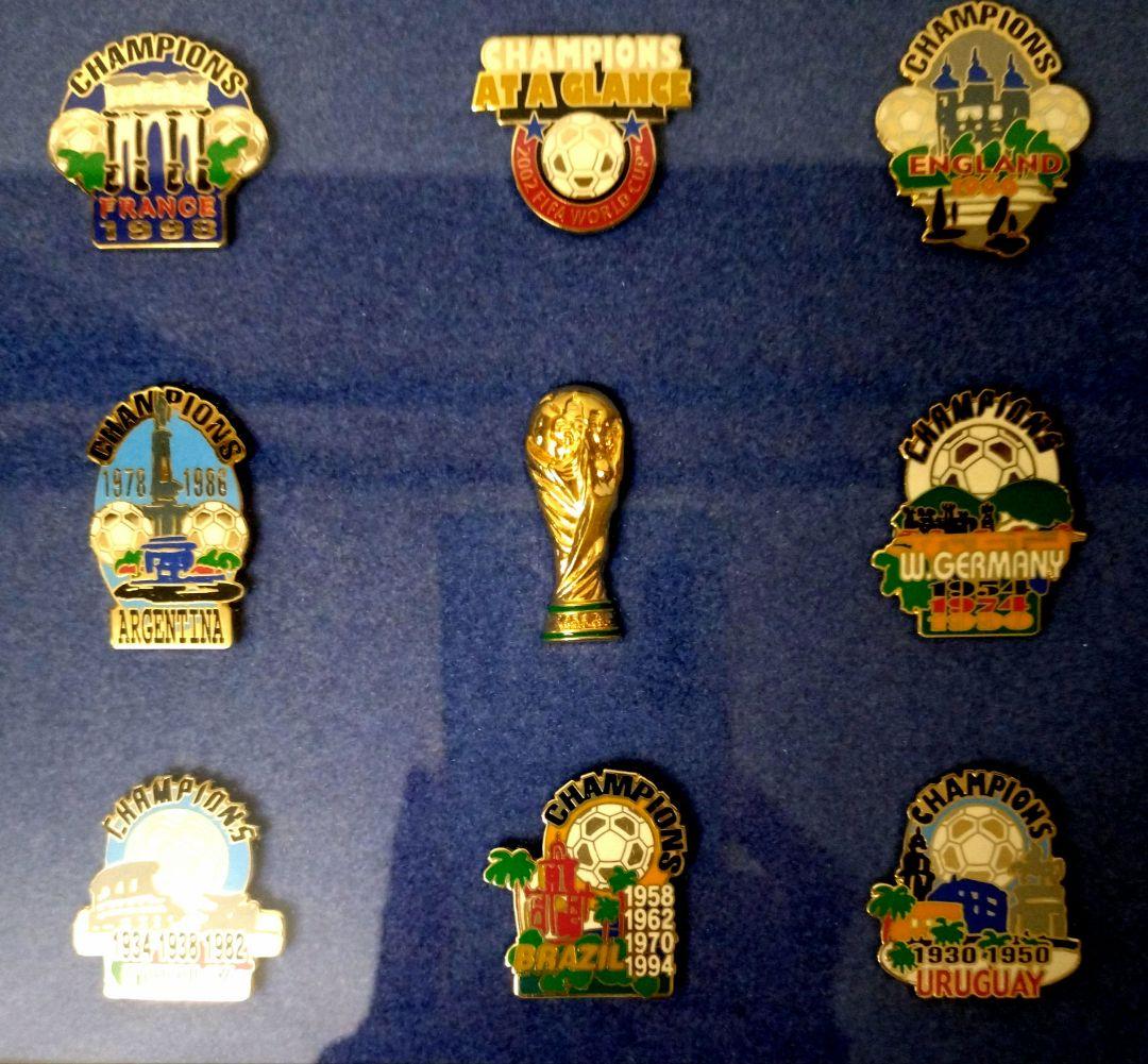 証明書付き限定品　FIFA WORLD CUP 優勝国ピンバッジセット　刻印あり