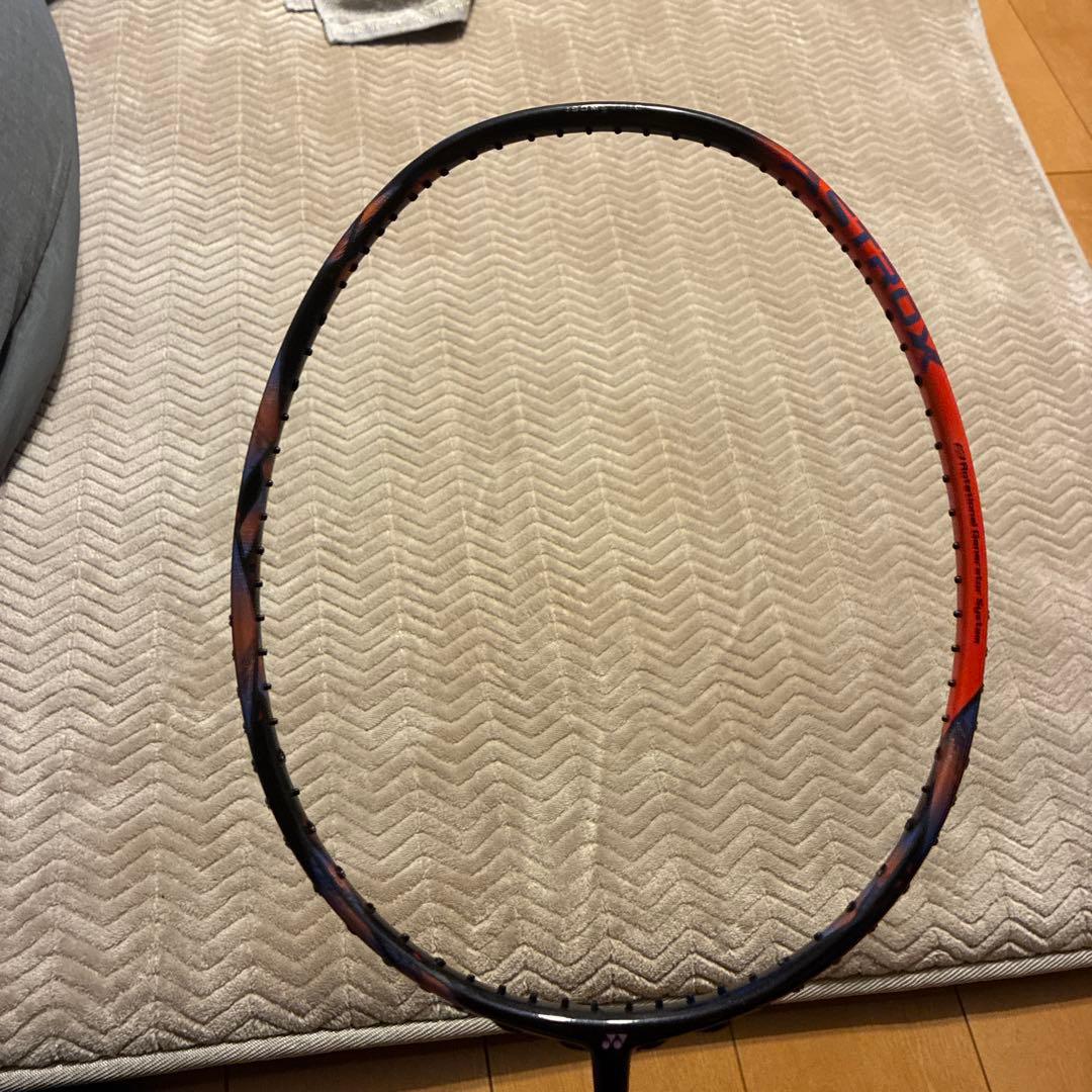 ASTROX 77 PRO バドミントンラケット　4U5G