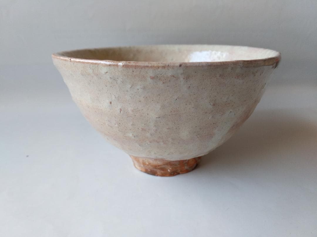 萩茶碗 岡田裕 作 萩焼 共箱 共布 茶道具 抹茶碗 新品 未使用 保管品 です