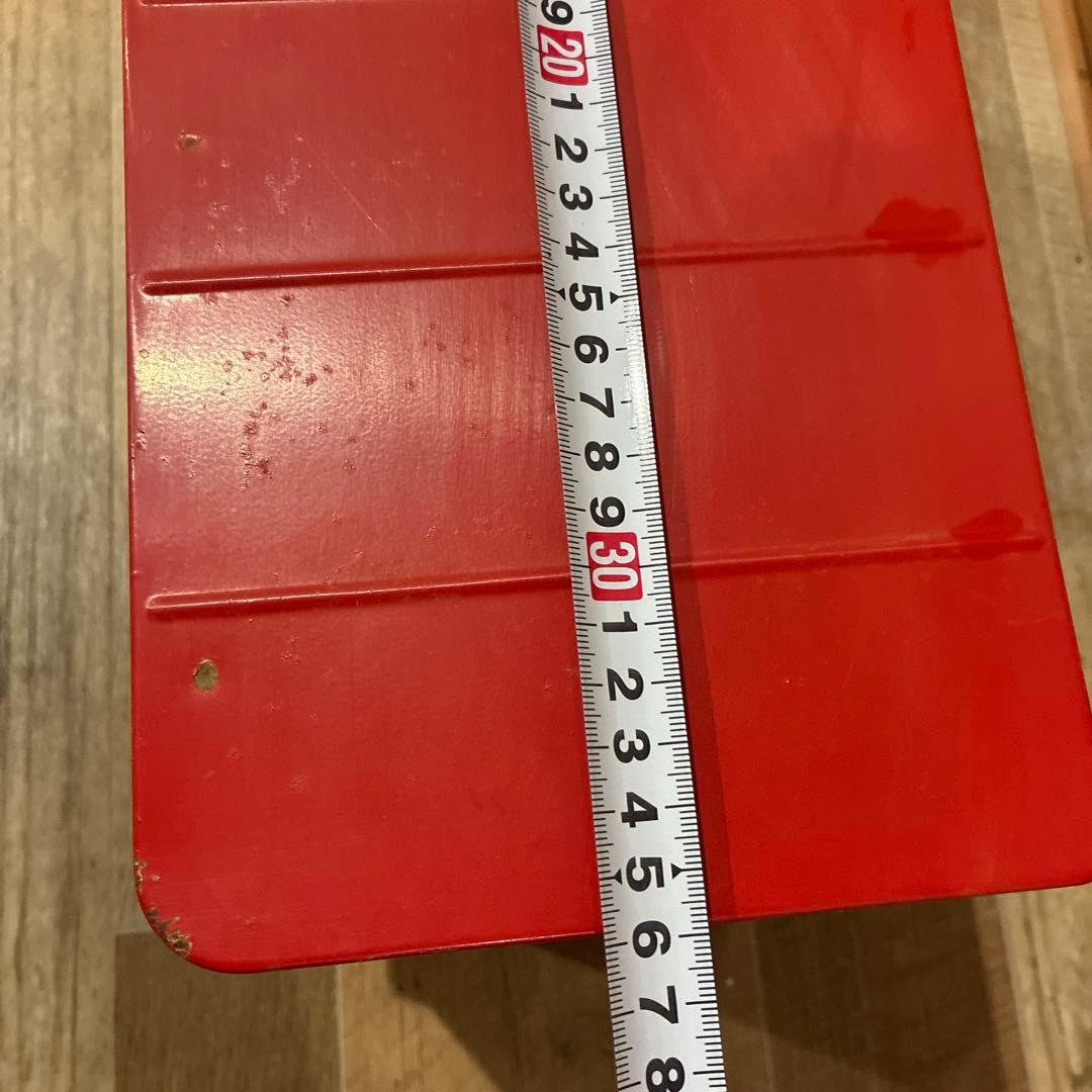 HELLO KITTY 赤い郵便受け