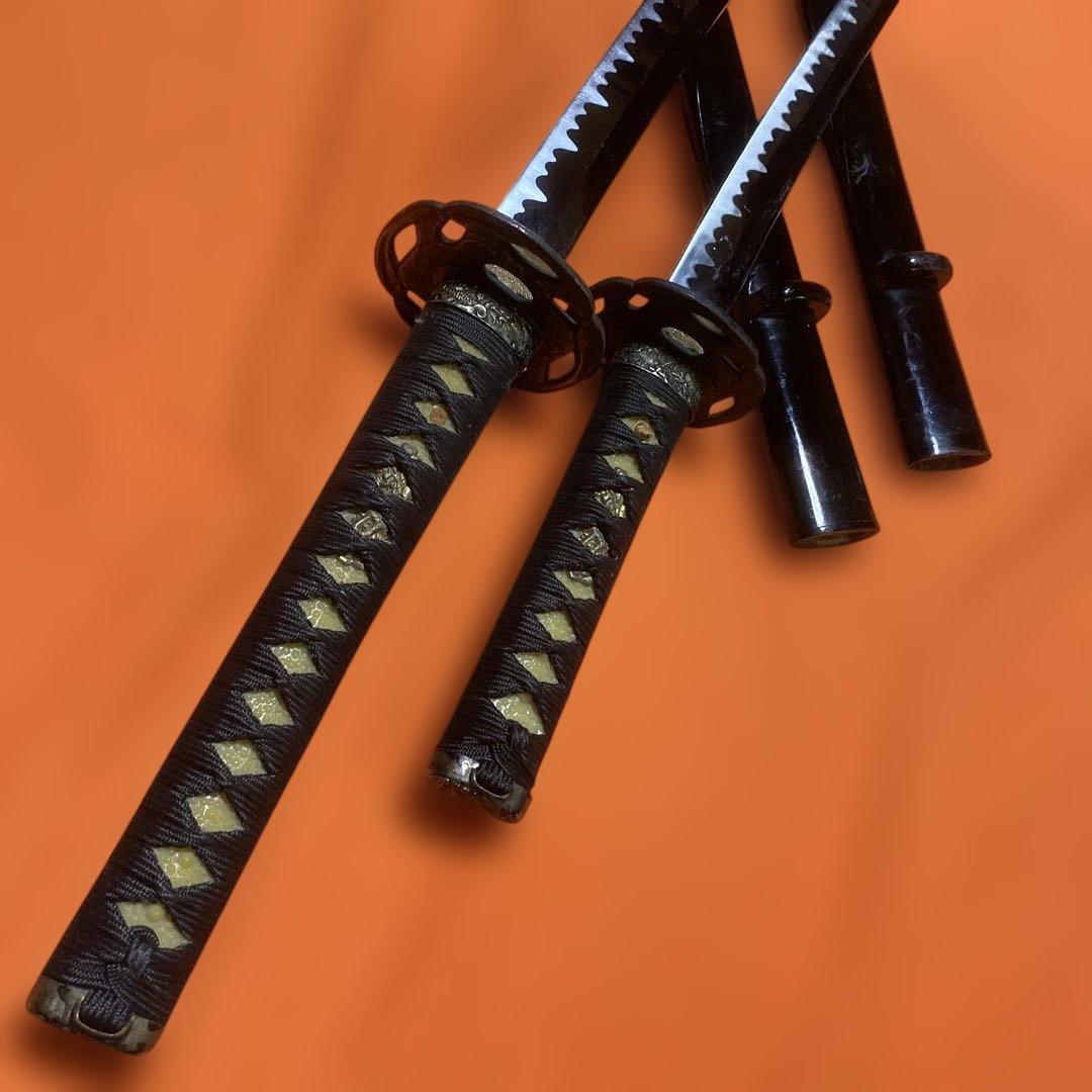 模造刀大小２本セット(下緒無し) 黒柄 波図透し丸鍔 黒呂鞘