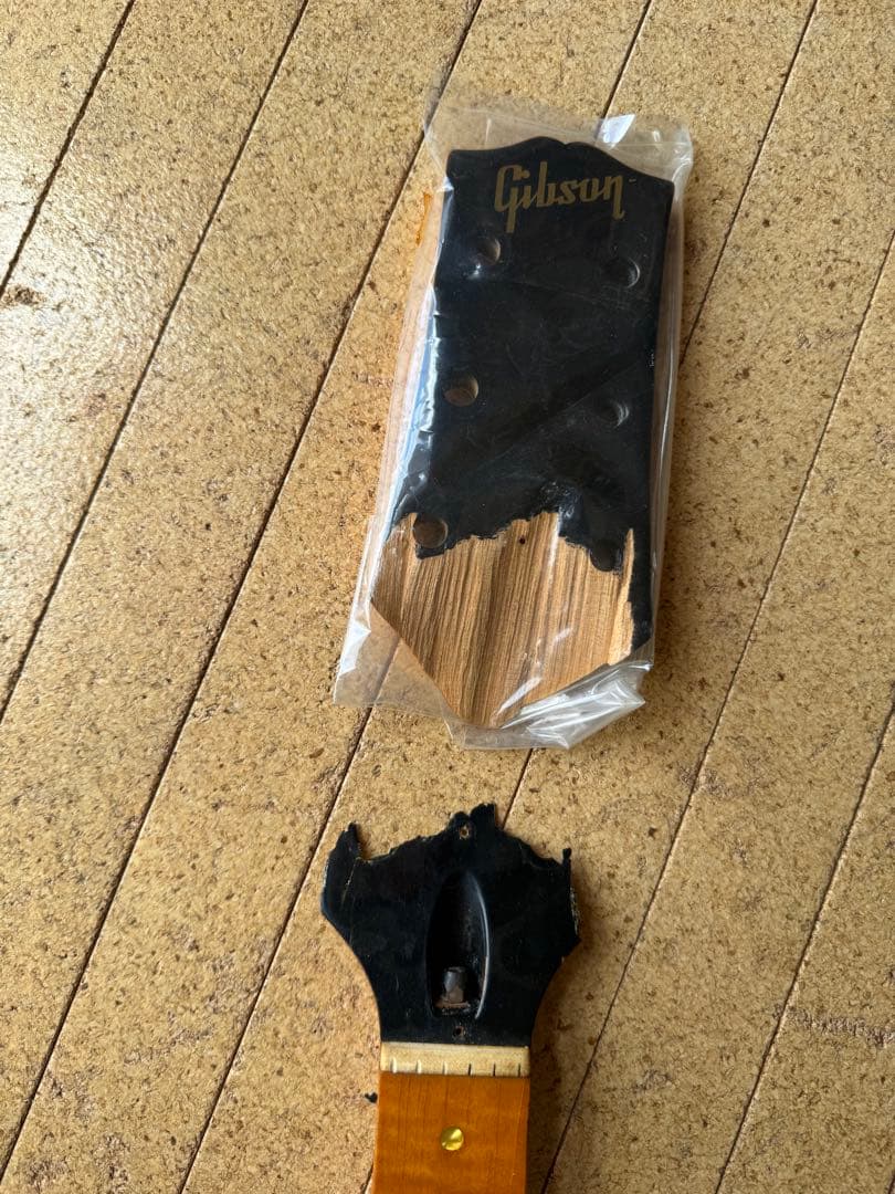 GibsonギブソンL6-S エレキギター ナチュラルカラー ハードケース付き