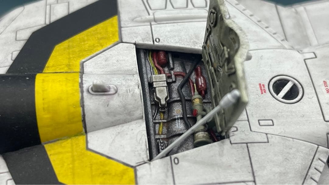 プラマックス　バリキリー ロイフォッカー機　整備中ジオラマ