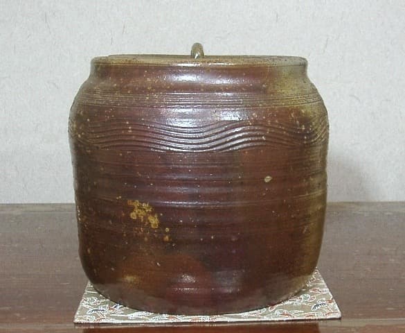 丹波焼　正元直作造　水指　無傷　共箱　保証。