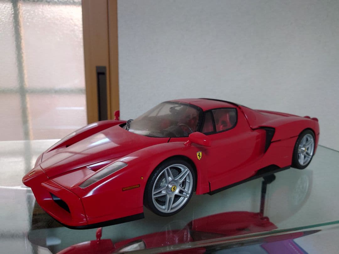 タミヤ1/12エンツォフェラーリセミアッセンブルモデル