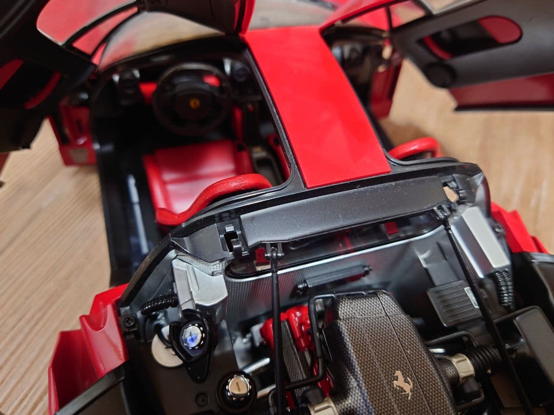 タミヤ1/12エンツォフェラーリセミアッセンブルモデル