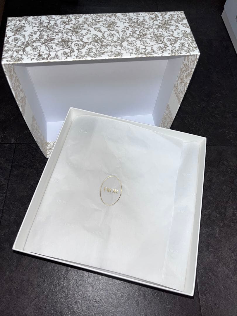 ディオール　化粧品　ノベルティ　ショップ袋　箱　カタログ　ショッパー　香水