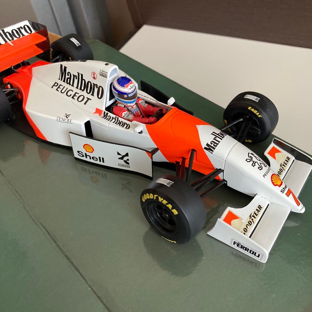 ミニカー Marlboro McLaren Peugeot MP4/9 1/18