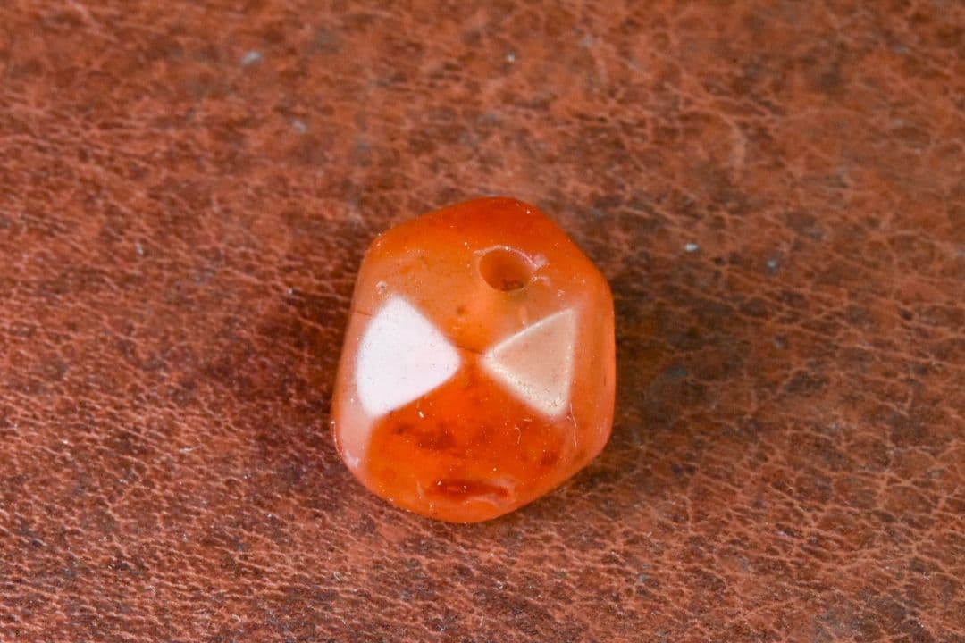 パキスタン出土 アンティークカーネリアン 300〜500年前 朱砂　02