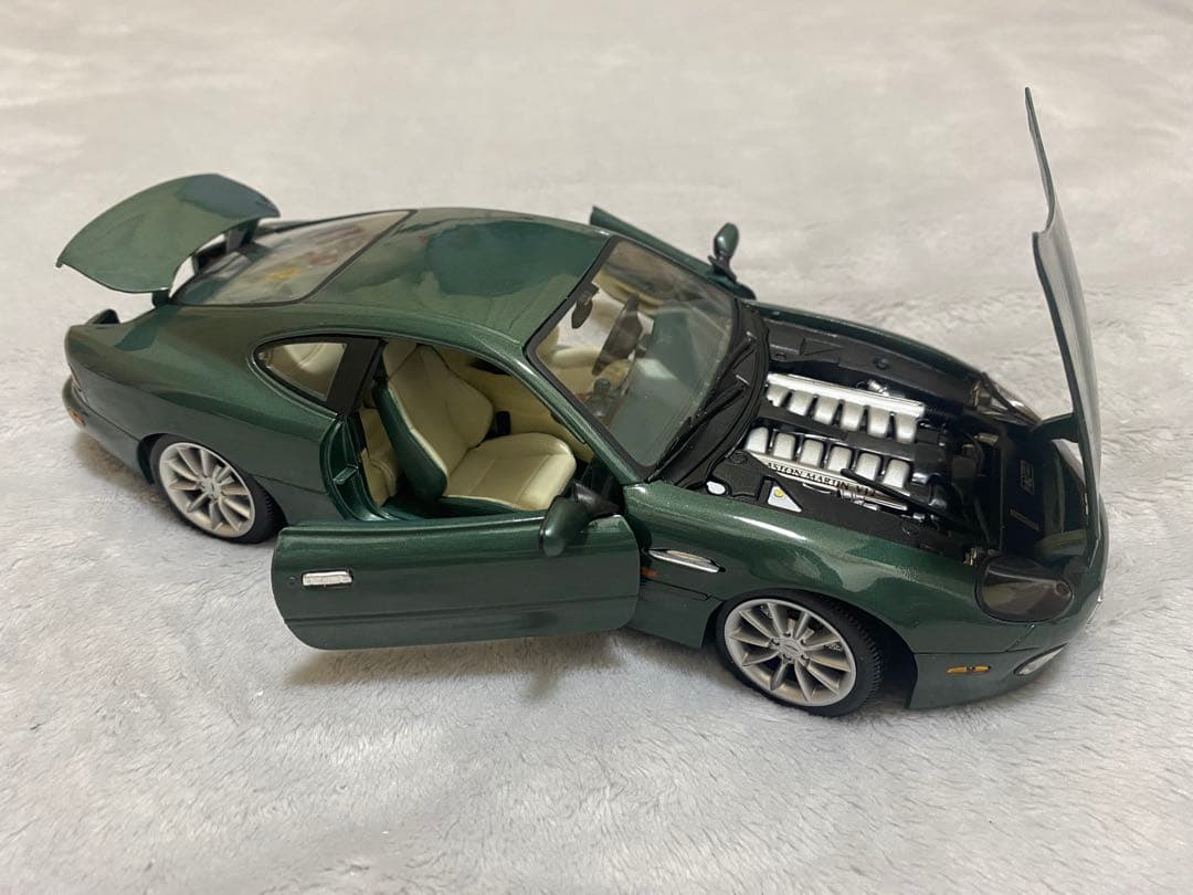 ミニカー Maisto ASTON MARTIN DB7 VANTAGE 1/18
