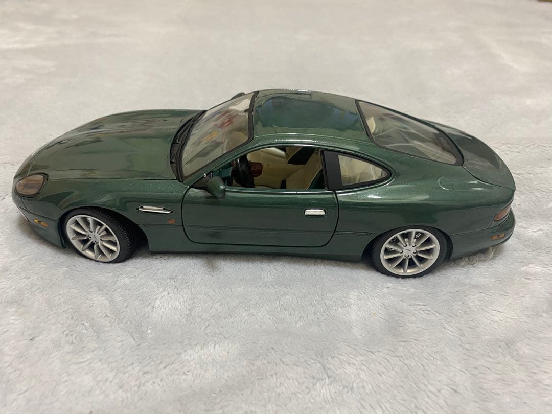 ミニカー Maisto ASTON MARTIN DB7 VANTAGE 1/18