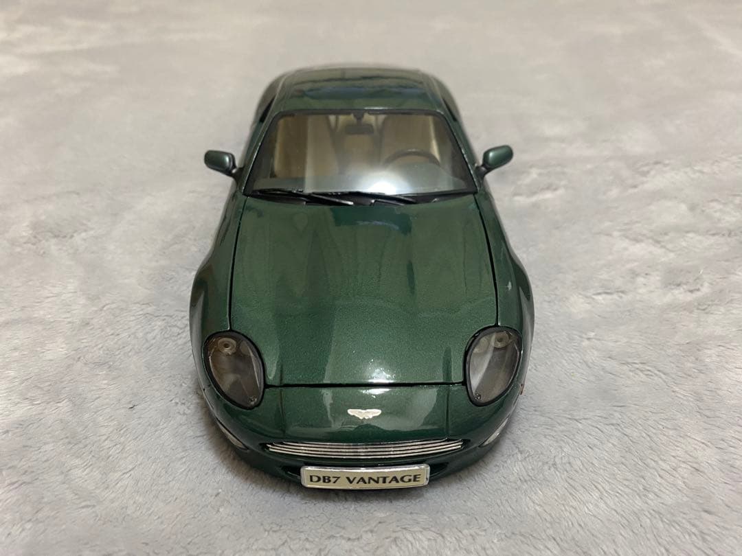 ミニカー Maisto ASTON MARTIN DB7 VANTAGE 1/18