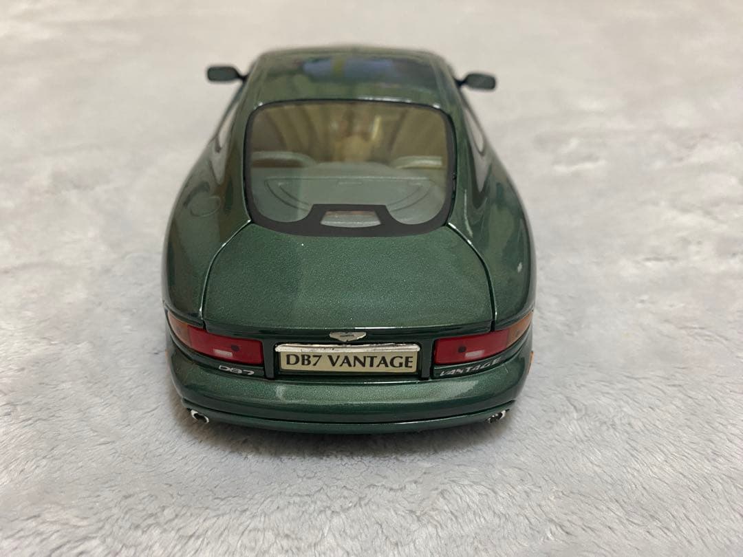 ミニカー Maisto ASTON MARTIN DB7 VANTAGE 1/18