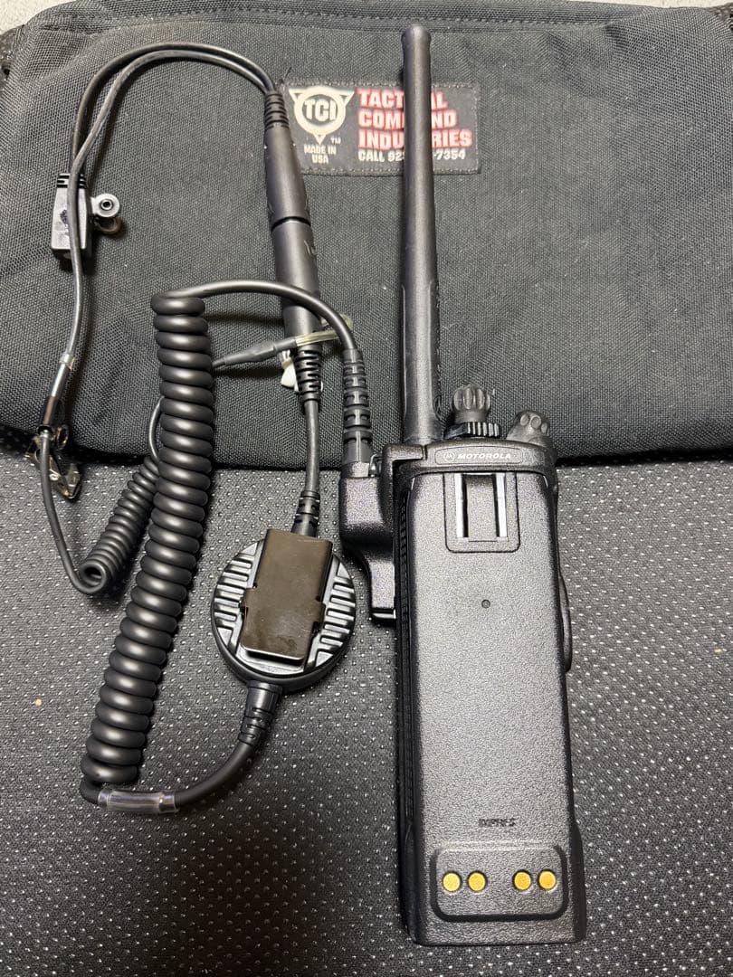 G*W様 MOTOROLA XTS 5000 R (不動品)TCI PTTスイッ