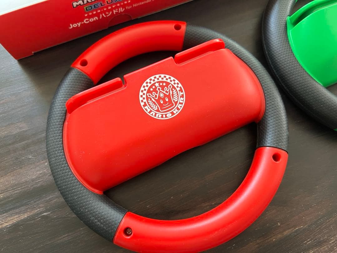 used NintendoSwitch 本体&マリオカートハンドル2つ付き