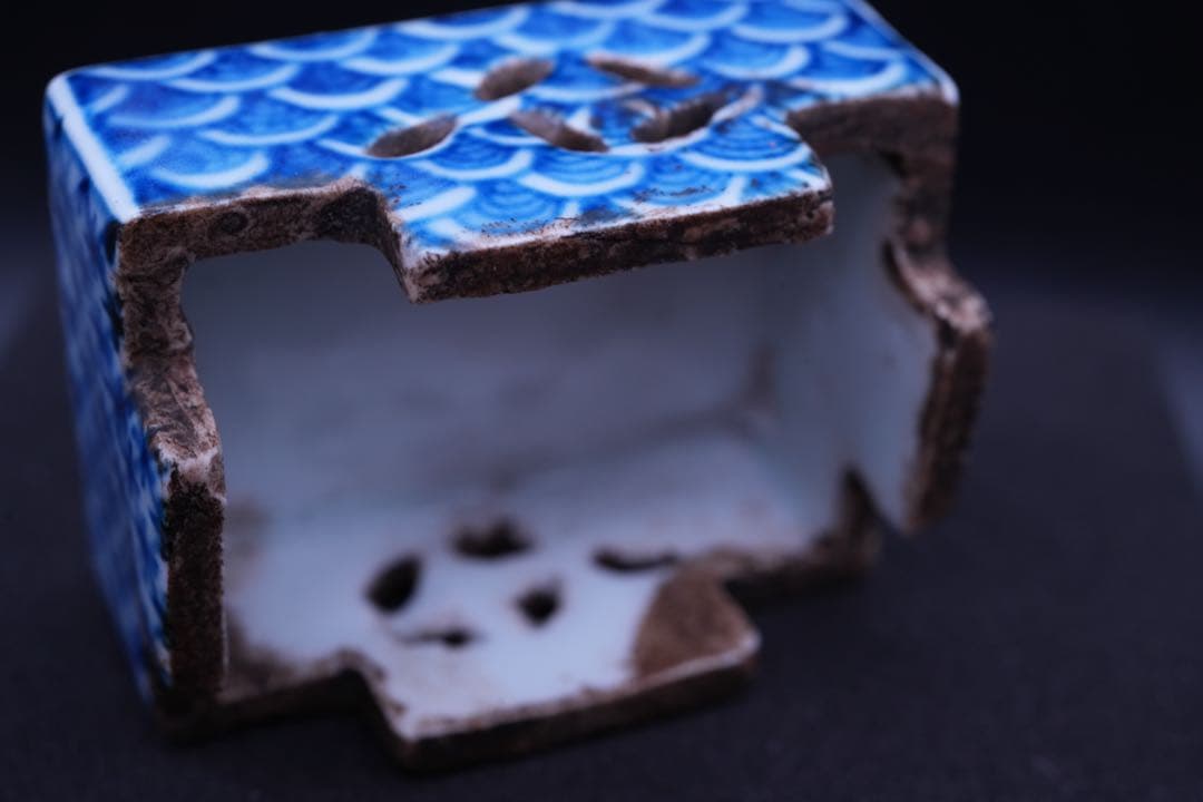 （香 1） 永保長春の染付 透入り 香合