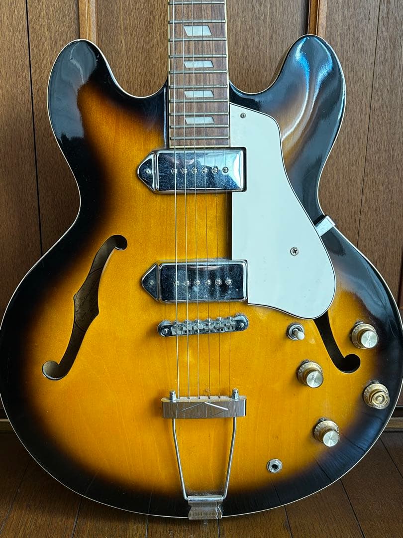 Epiphone セミアコースティックギター サンバースト