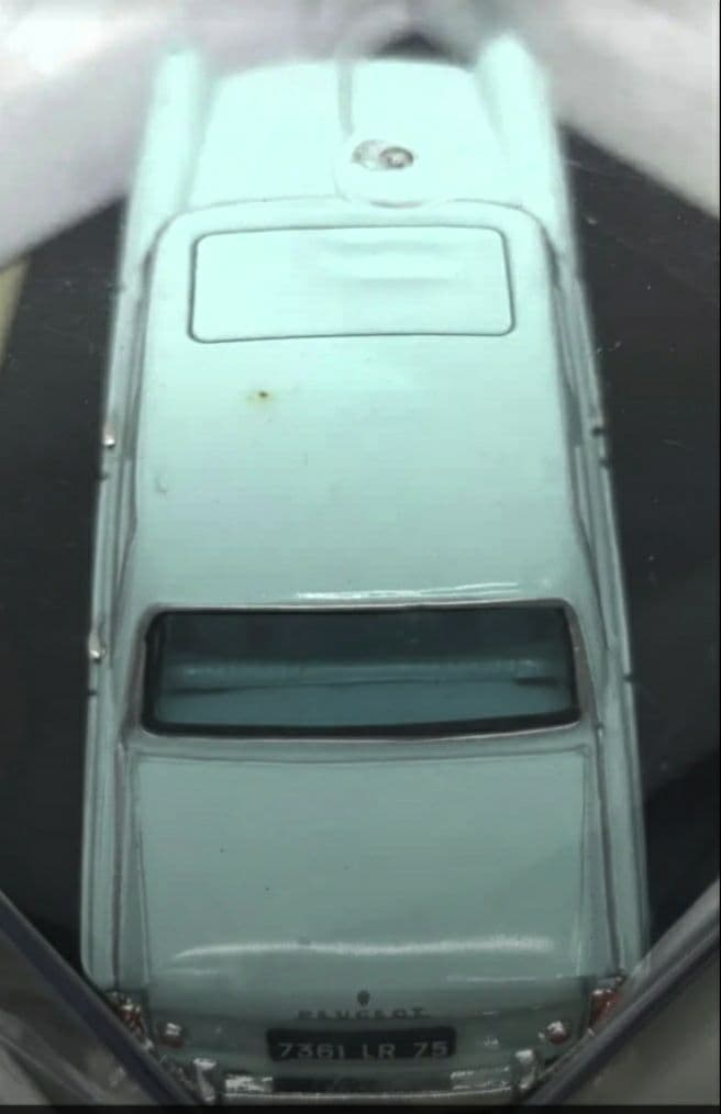 (入手困難)Peugeot 404 ミニカー 水色 1/43