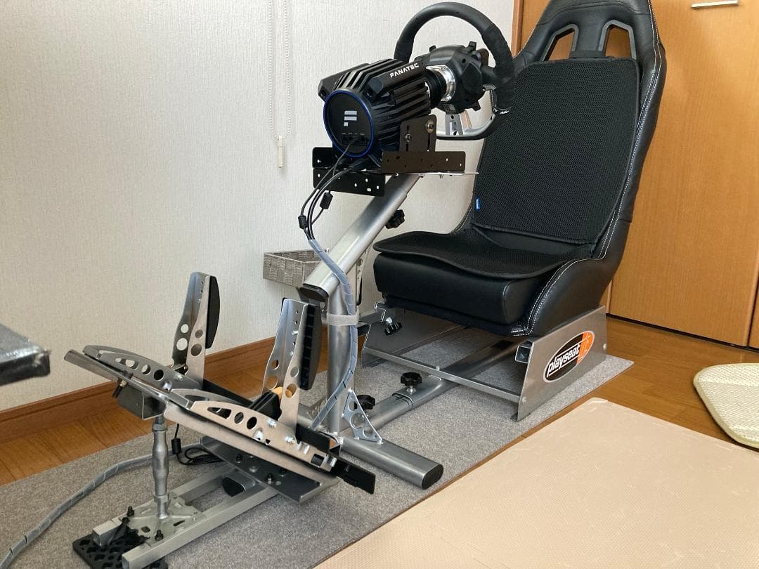 PLAY SEAT レーシングコックピット