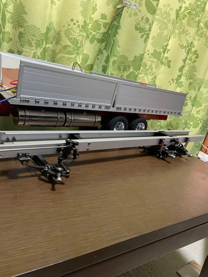 ラジコン用シャーシ4軸