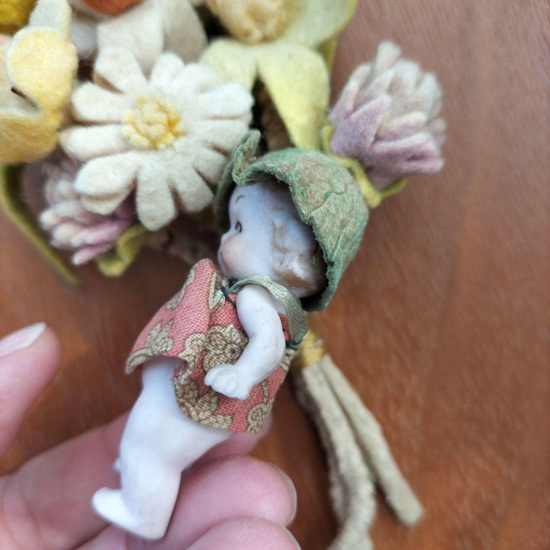 ドイツ　アンティーク　HERTWIG ミニチュアビスクドール　帽子を被った女の子