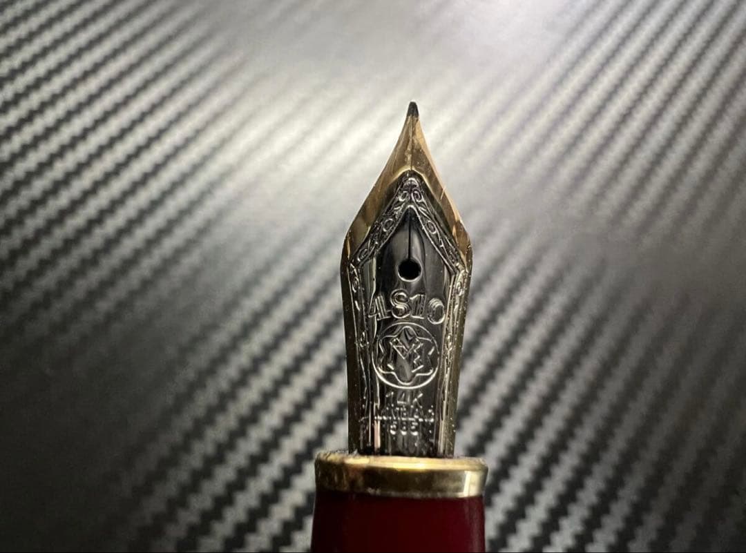 極美品 モンブラン 万年筆 144 EF ボルドー 中白