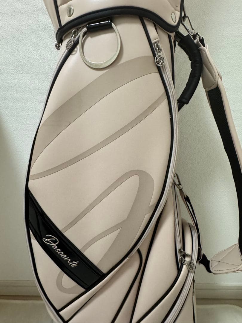 美品 Descente デサントキャディバッグ ゴルフ