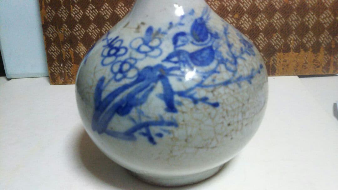 古い李朝の徳利のょうです