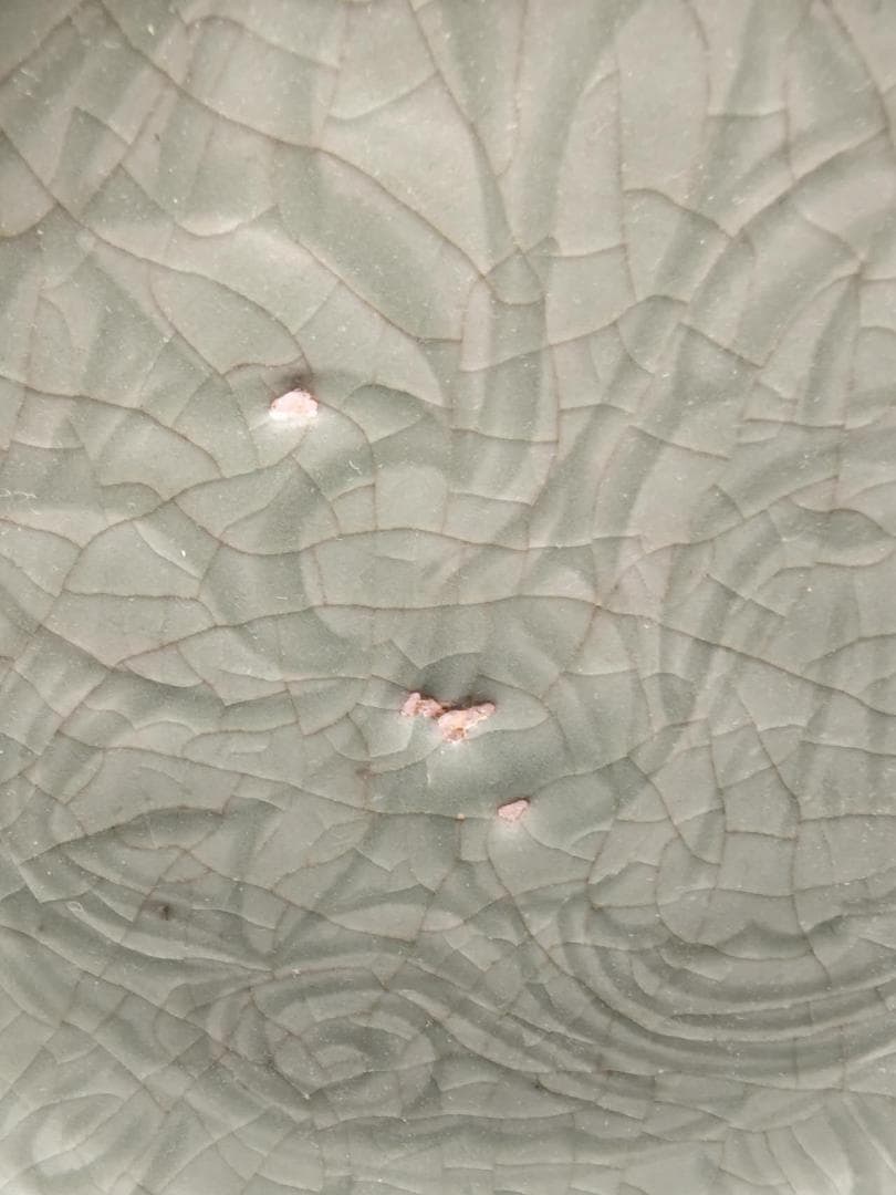 明時代　龍泉窯青磁花紋盤(E-31)